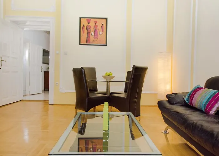 Andrassy Boulevard Apartment